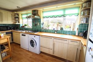 Kitchen- click for photo gallery